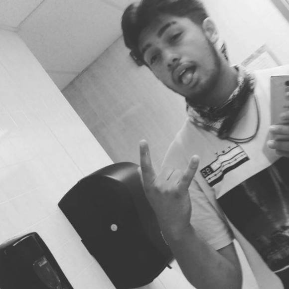 Meet your Posher, Fernando - Picture 1 of 1